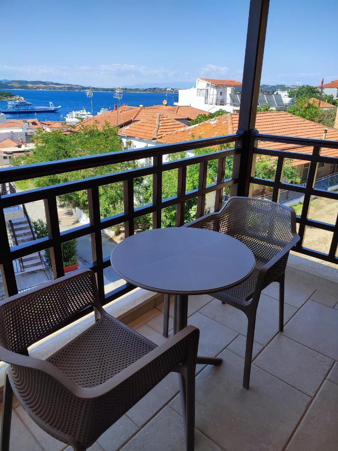 Helianthus Guesthouse Đảo Amolianí Ngoại thất bức ảnh