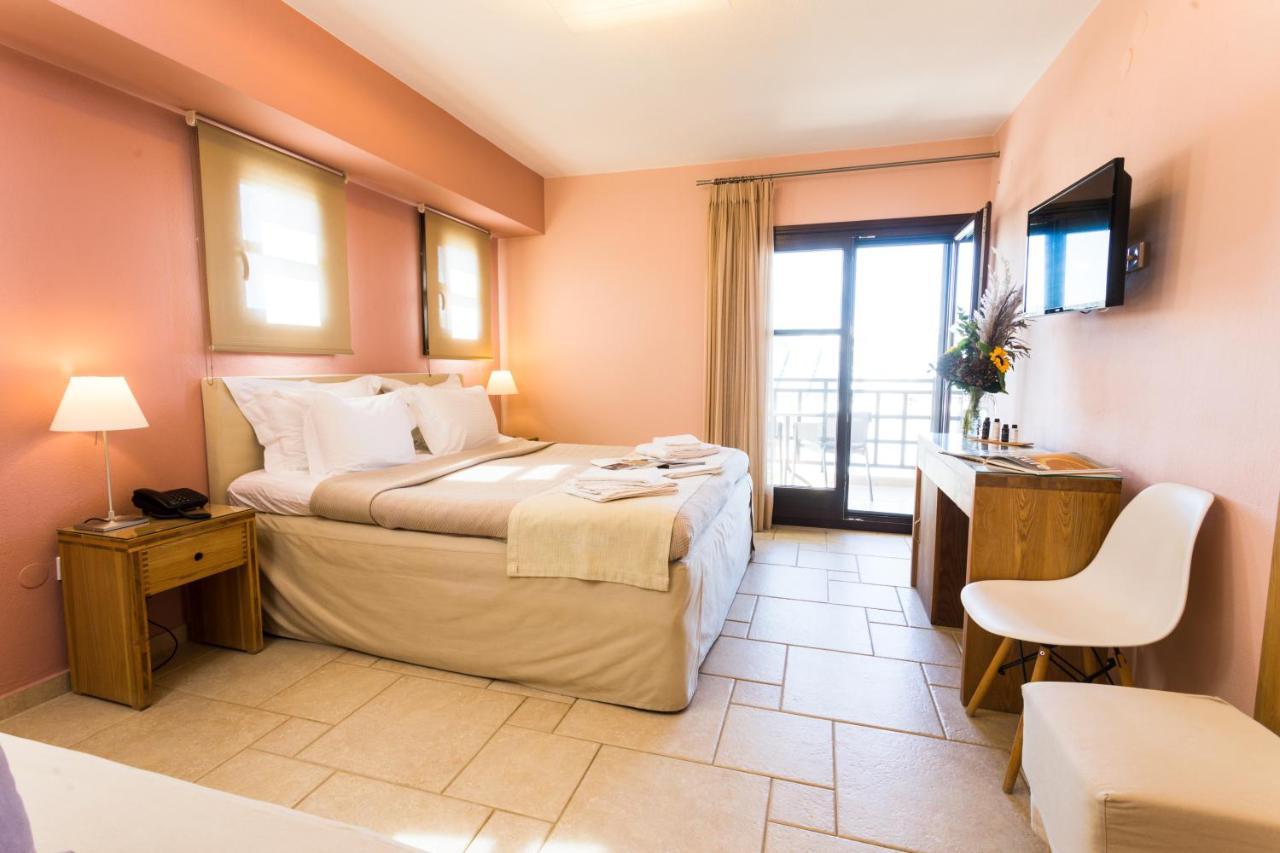Helianthus Guesthouse Đảo Amolianí Ngoại thất bức ảnh