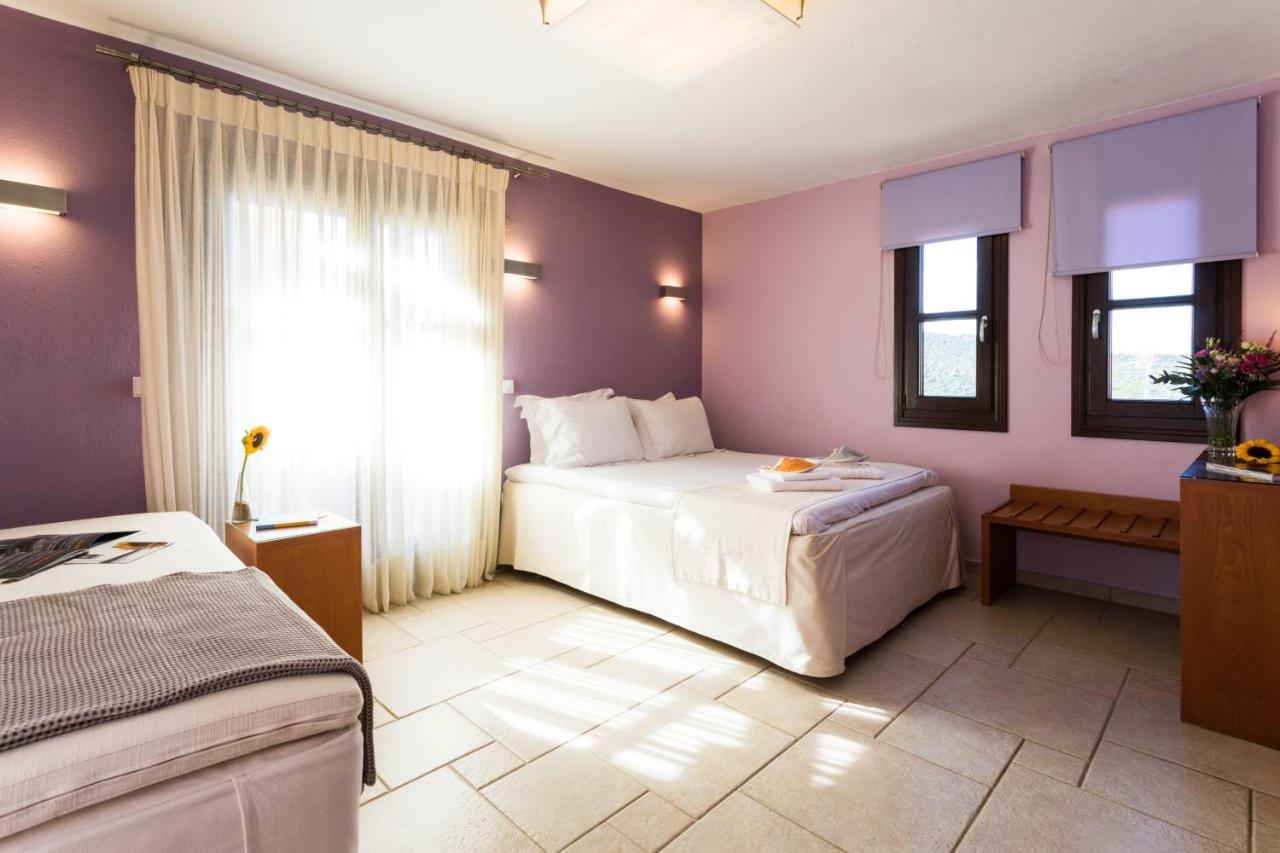 Helianthus Guesthouse Đảo Amolianí Ngoại thất bức ảnh