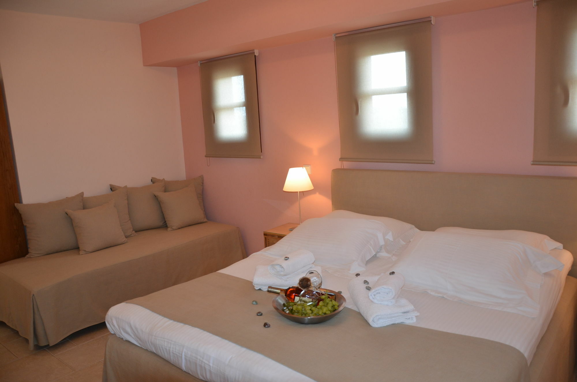 Helianthus Guesthouse Đảo Amolianí Ngoại thất bức ảnh